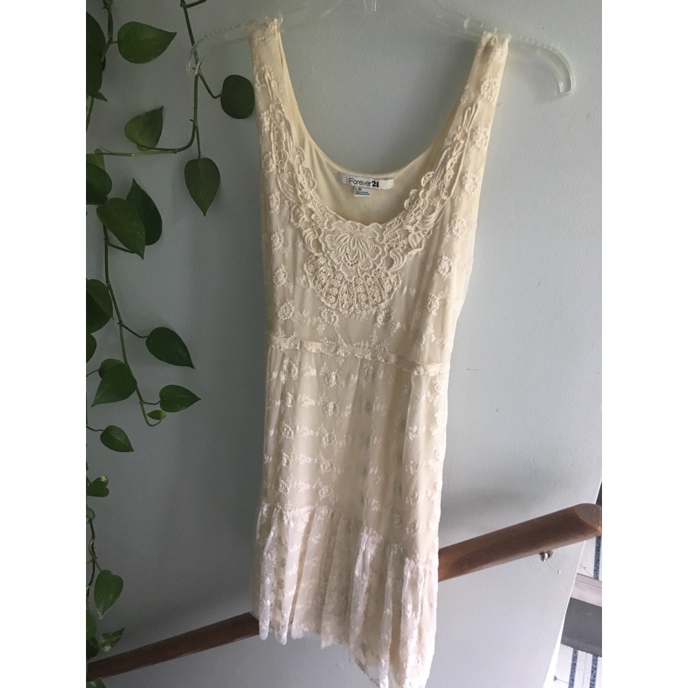 Cream/Off White Lace Sleeveless Dress